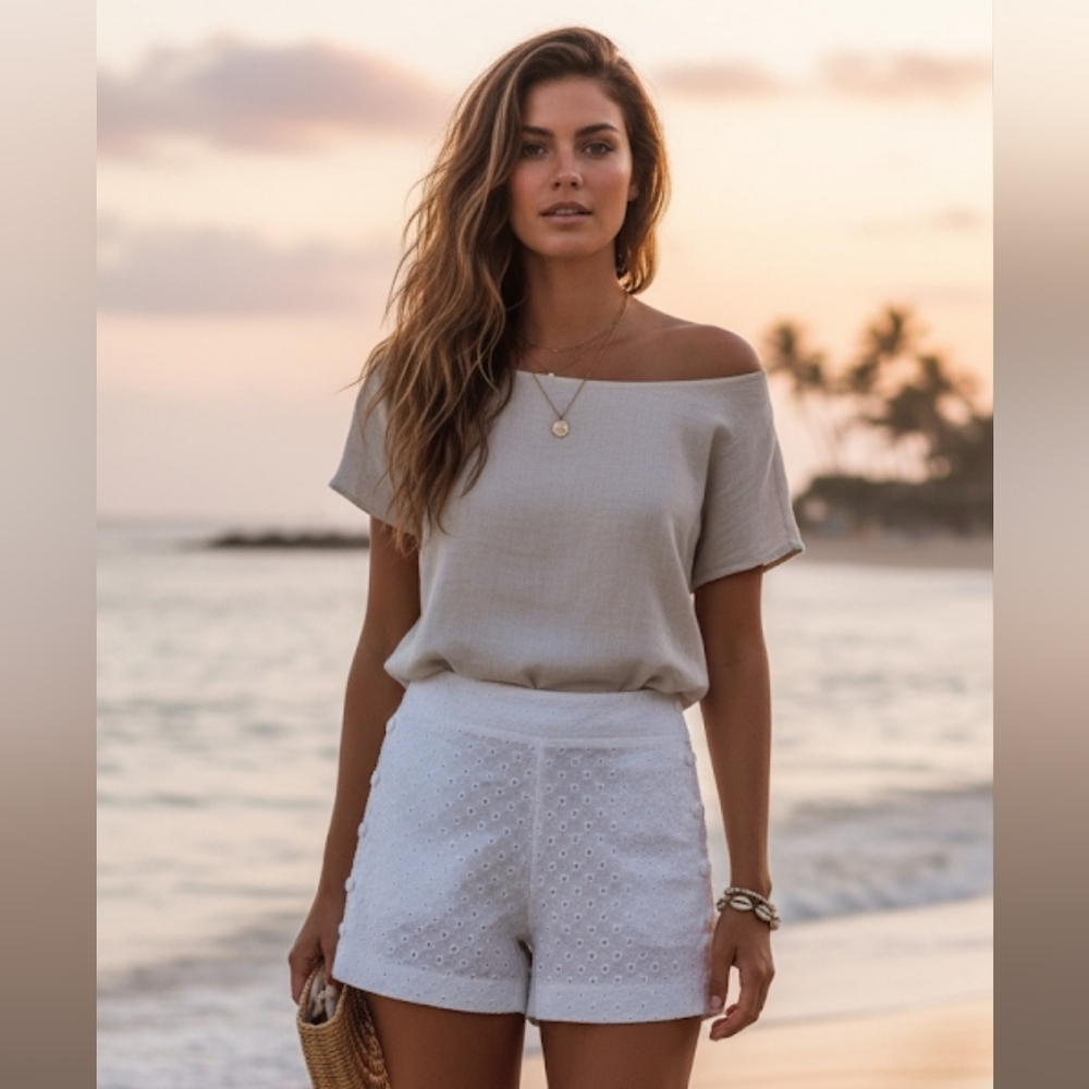 CLUB Monaco Marnee eyelet shorts size 00